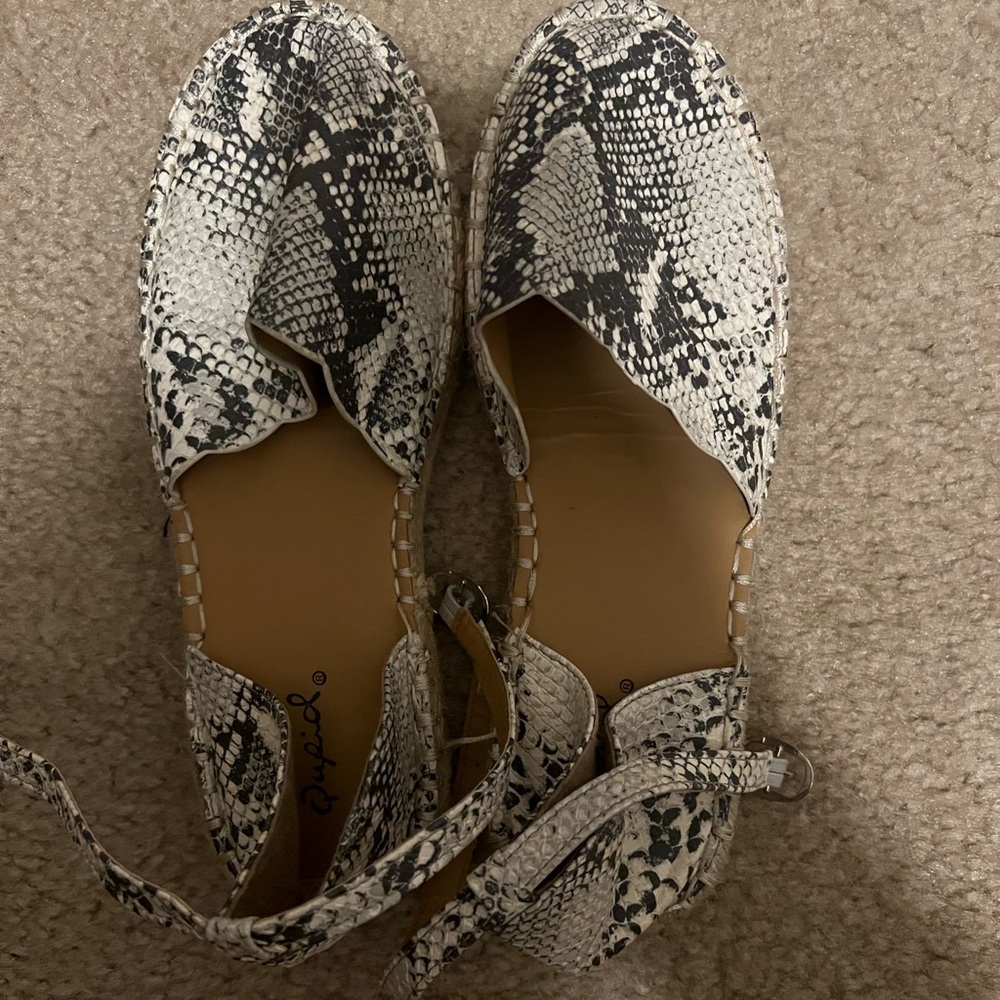Qupid closed toe